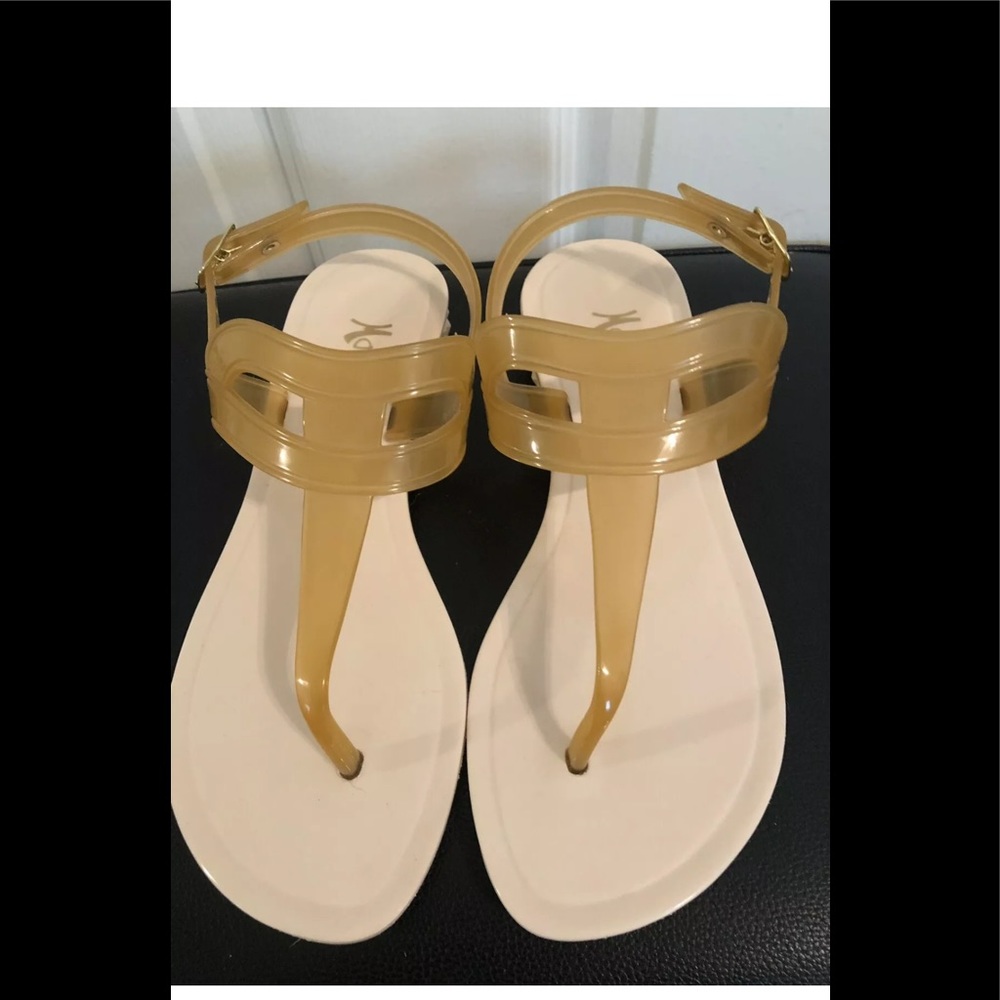 HUGE BUNDLE SALE! MARY PEPPER JELLY THONG SANDALS. SIZE 6 Retail $29